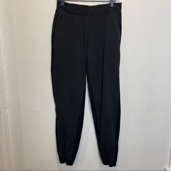 ATHLETA- Textured Brooklyn Jogger Black - Picture 2 of 9